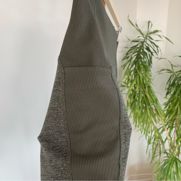 Women’s Dune Sky 9” Tight Short - Picture 4 of 8